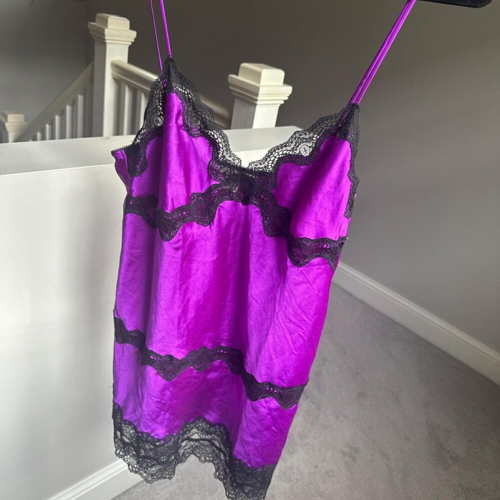 💜 Vintage Victoria’s Secret deep purple silk slip with black lace trim 💜